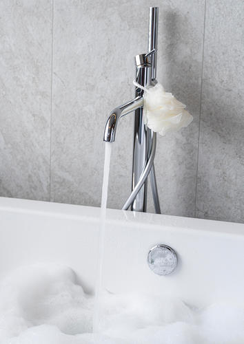 Eficiencia y estilo: los beneficios de un mezclador de ducha y baño OEM